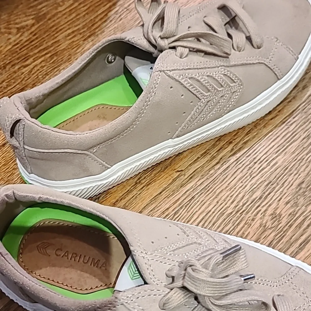 Cariuma Suede Sneakers Beige New - Picture 8 of 8